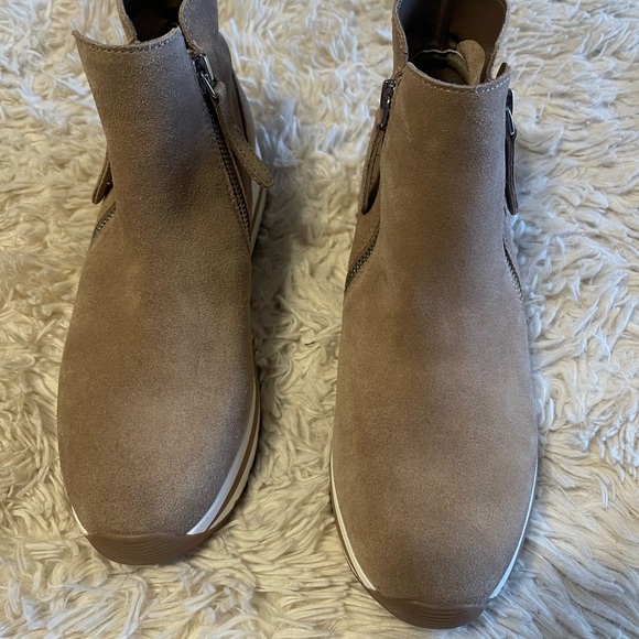 Steve Madden Glided Suede Platform Zip - Picture 10 of 12